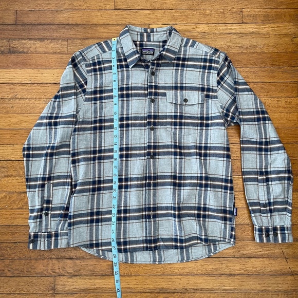 EUC - Patagonia Organic Cotton Plaid Gray  Flannel Button Up Sz M - Picture 4 of 6